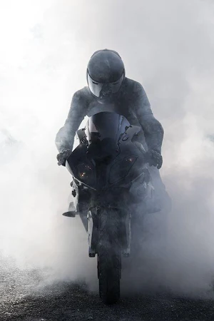 Motorbike Wallpaper 4K Ultra HD - Backgrounds Screenshot 1