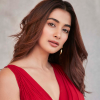 Pooja Hegde Wallpapers HD 2024