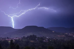 Storm wallpapers Screenshot 0