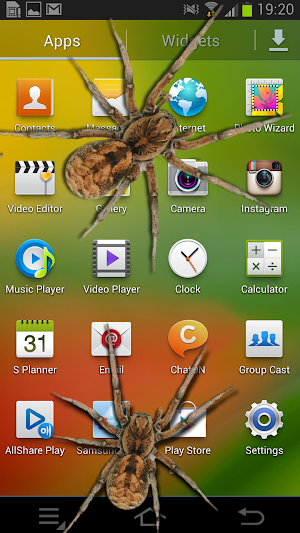 Spider in phone prank Screenshot 0