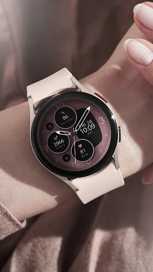 Rose Gold Analog Watch Face Screenshot 0