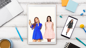 Take Pictures With Zoey Deutch Screenshot 2