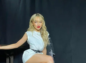 Pictures of sexy girls Screenshot 0