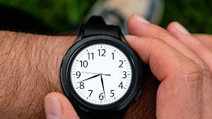 Modern Classic Watch Face Screenshot 0