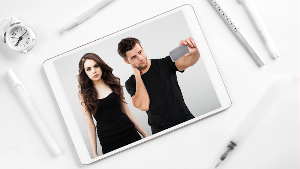 Take Pictures With Elizabeth Gillies Screenshot 2