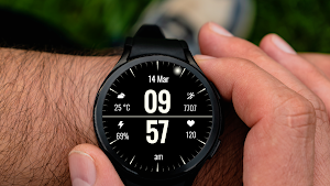 Minimal Black Watch Face Screenshot 0