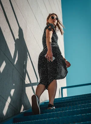 Sexy Girls Wearing Skirt Dress Screenshot 0