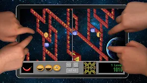 KOLOBOK in the space Labyrinth Screenshot 1