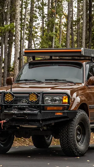 Toyota Land Cruiser Wallpaper Screenshot 2