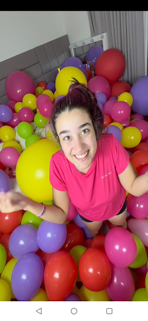 Emilly Vick Video Call & Chat Screenshot 1