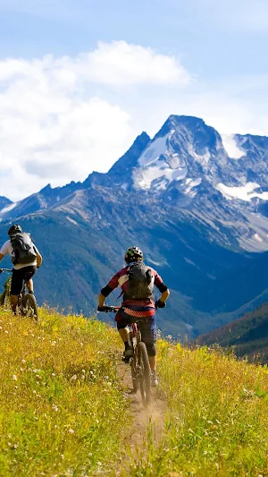 Mountain Biking Wallpaper Screenshot 0