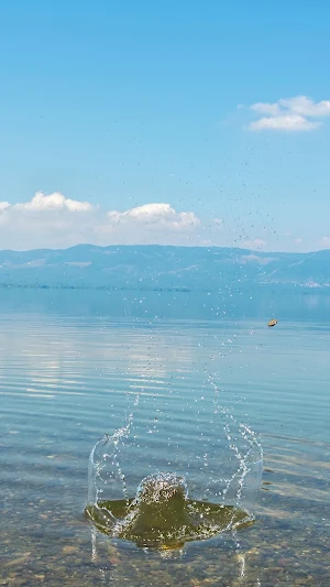 Stone Skipping Wallpaper Screenshot 0