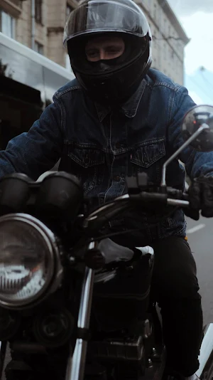 bike rider wallpaper Screenshot 0