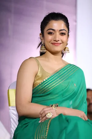 Rashmika Mandanna HD Wallpaper Screenshot 2