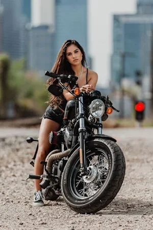 Biker Photoshoot Wallpapers Screenshot 2