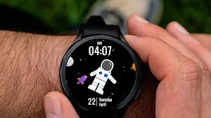 Astronaut Earth Watch Face Screenshot 0