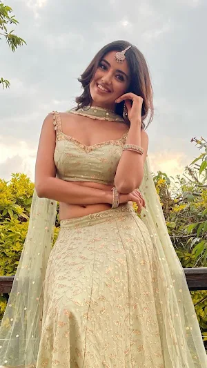 Malavika Sharma Wallpapers HD Screenshot 3