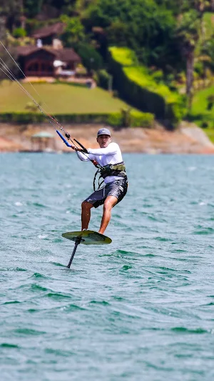 Kiteboarding Wallpaper Screenshot 0