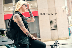 102.5 FM WAGR Radio Station HO Screenshot 3