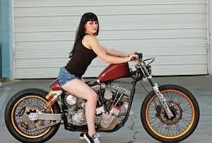 Girl And Motorcycle Wallpaper Screenshot 3