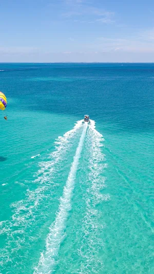 Parasailing Wallpaper Screenshot 2