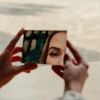 Mirror Glow - Beauty Zoom