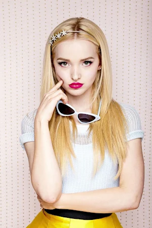 Dove Cameron Wallpapers Screenshot 2