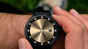 Luxury Diamond Analog Watch Screenshot 0