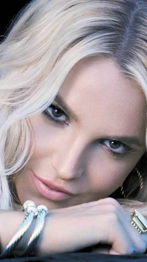 Britney Spears:Puzzle,Wall Screenshot 3