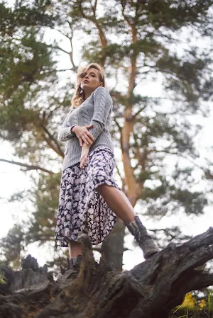 Sexy Girls Wearing Long Skirt Screenshot 2