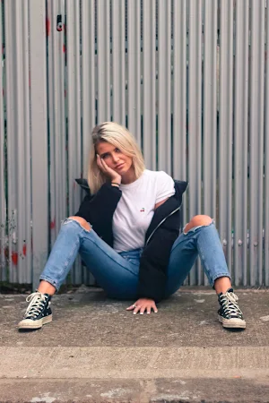 Sexy Fashionable Jeans Girls Screenshot 1