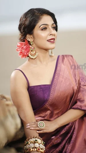 Malavika Wales Wallpapers HD Screenshot 2