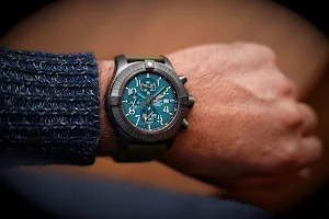Analog Breitling Avenger Rave Screenshot 1