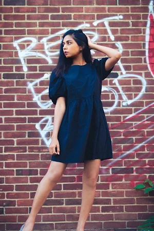 Sexy Girls Wearing Skirt Dress Screenshot 2