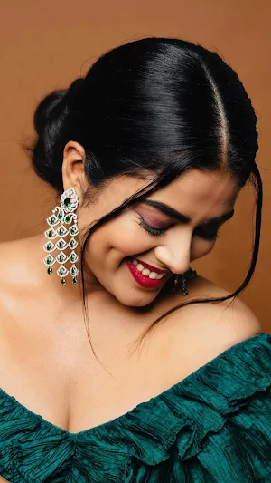 Siddhi Idnani Wallpapers HD Screenshot 2