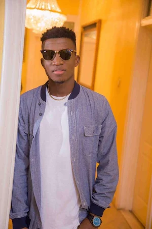 Kofi Kinaata Music Videos Screenshot 1