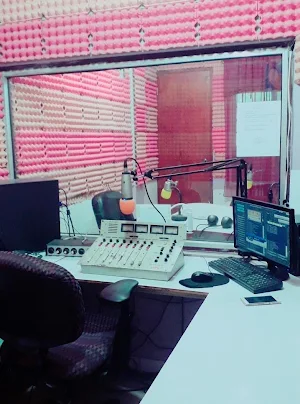 Radio Bambi 97.9 FM La Voz de  Screenshot 1