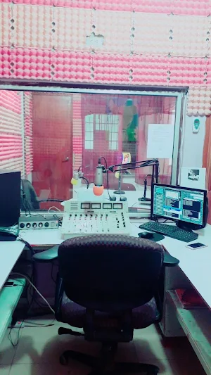 Radio Bambi 97.9 FM La Voz de  Screenshot 0