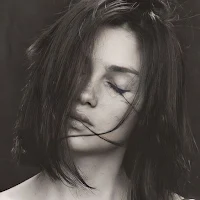 صور و خلفيات بنات حزينه_2024