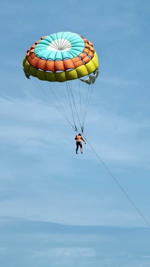 Parasailing Wallpaper Screenshot 0
