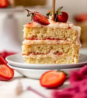 Strawberry Cake Wallpapers Screenshot 2