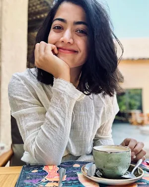 Rashmika Mandanna Wallpapers Screenshot 0