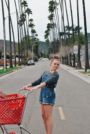 Sexy Girls Wearing Dungaree Screenshot 0