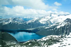 Snow mountain wallpapers Screenshot 1
