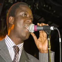 les chansons de Thione-Seckا