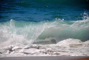 Surfing waves wallpapers Screenshot 3