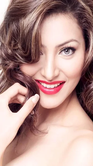 Urvashi Rautela Wallpapers 2020 Screenshot 1