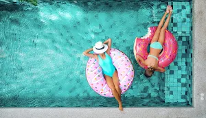 Sexy Girls in bikini - group 2 screenshot 8