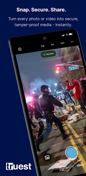 Truest: Snap, Secure, Share Screenshot 0