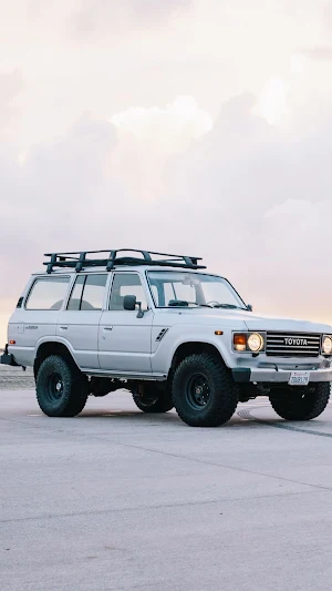 Toyota Land Cruiser Wallpaper Screenshot 0